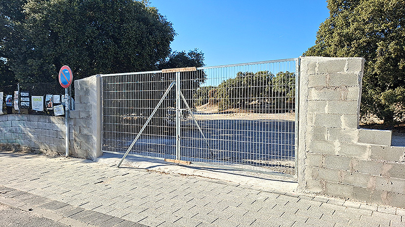 “EL PARTO DE LA PUERTA”: un ejemplo de la gestión del Ayuntamiento de El Escorial en Los&nbsp;Arroyos